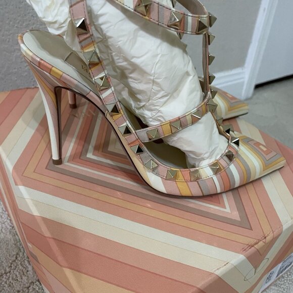 Valentino Garavani Rockstud Ankle Strap Pump - Picture 3 of 7